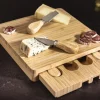 Kaasplank bamboe met snijplank en messen