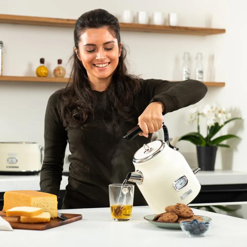 Retro Waterkoker 1,7 liter Crème Westinghouse