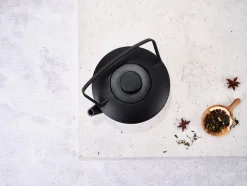 Theepot Gietijzer 0.71L Charlie Zwart